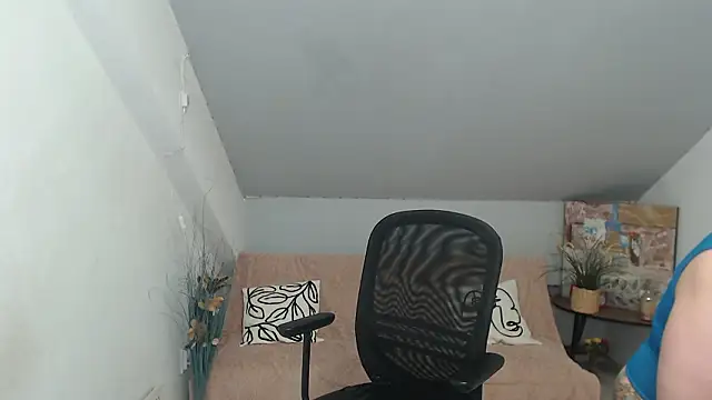 BrendaSkye's cam snapshot