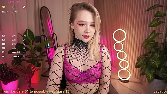 LauraWifeness's cam snapshot