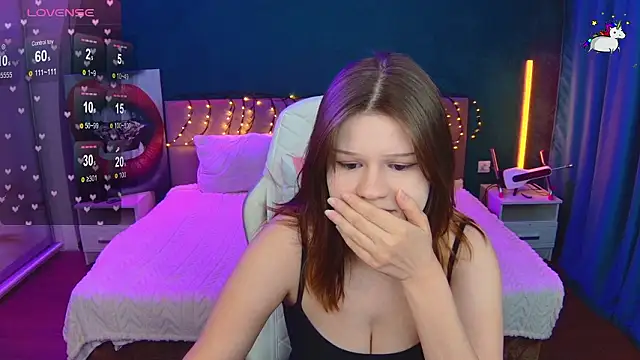 Lunamytrend's cam snapshot