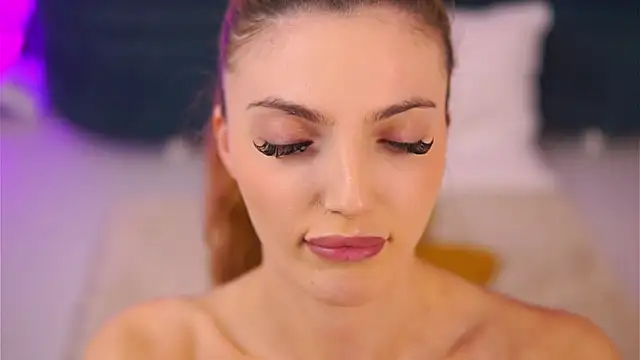 LaraSynn's cam snapshot