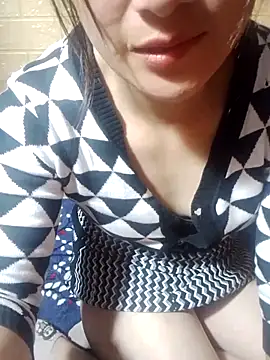 Belinda-686 live sex cam