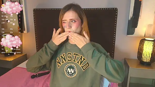 seraphine_star live sex cam