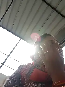 Chinki_pande's cam snapshot