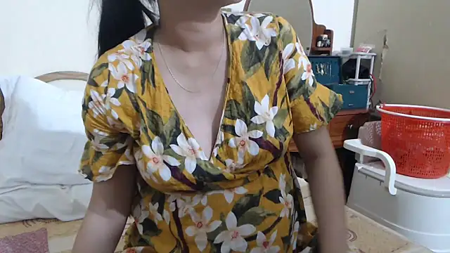 Naked_like_the_moon_usa's cam snapshot