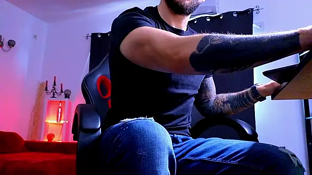 MightyAaron66's cam snapshot