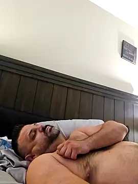 Roddog18 live sex cam