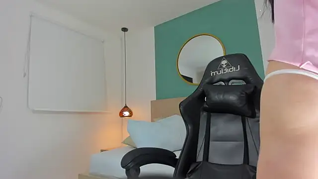 emma_hiltonn_'s cam snapshot