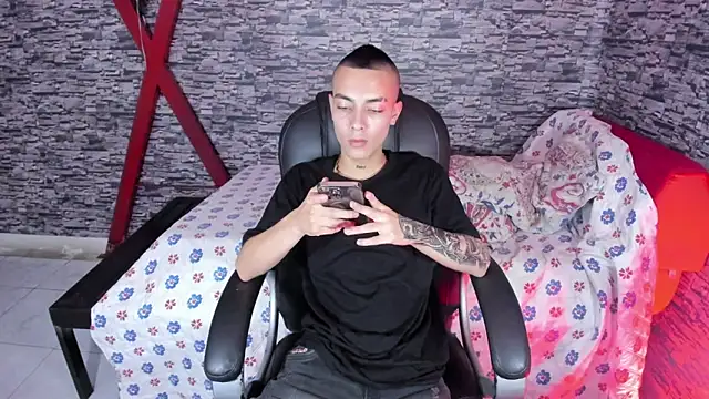 Dereck_Boy8 live sex cam