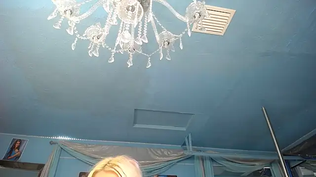 ADRIANNA_FOX's cam snapshot