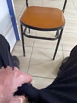 kenanbal0677's cam snapshot