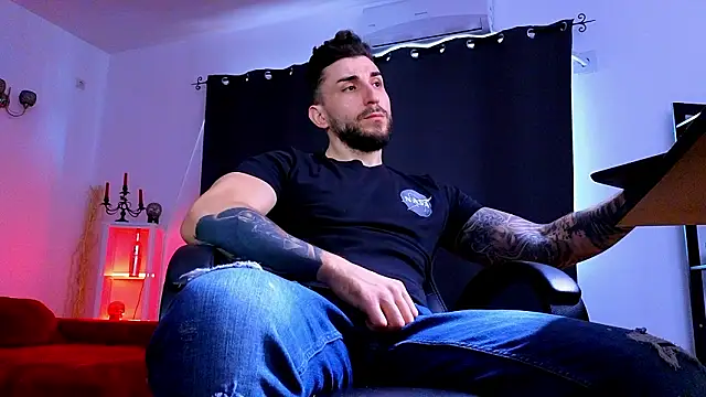 MightyAaron66's cam snapshot