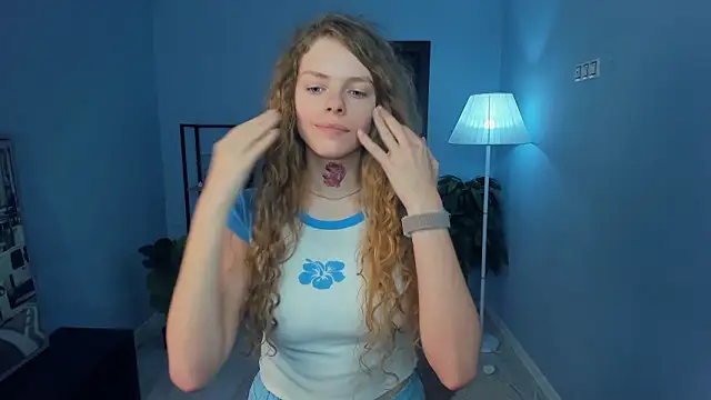 RayaNenlia's cam snapshot