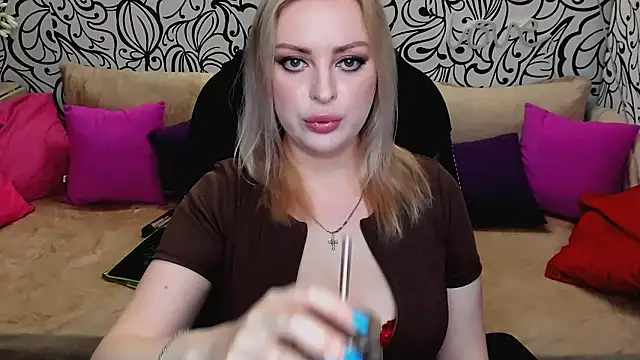 Hotdreamhere's cam snapshot