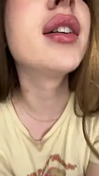 cuteeyesbaby's cam snapshot