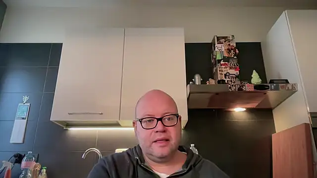 theitalianbear live sex cam