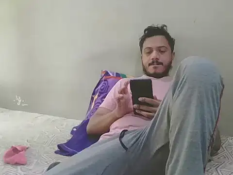 Poddar_2m_G_Ati_v_an_Deb's cam snapshot