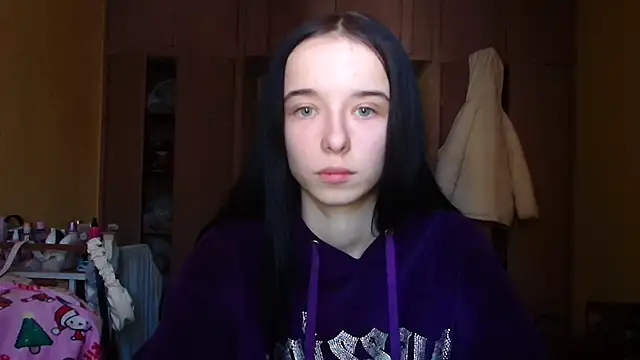 Emilia_Light's cam snapshot