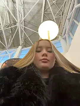 VineraSweet's cam snapshot