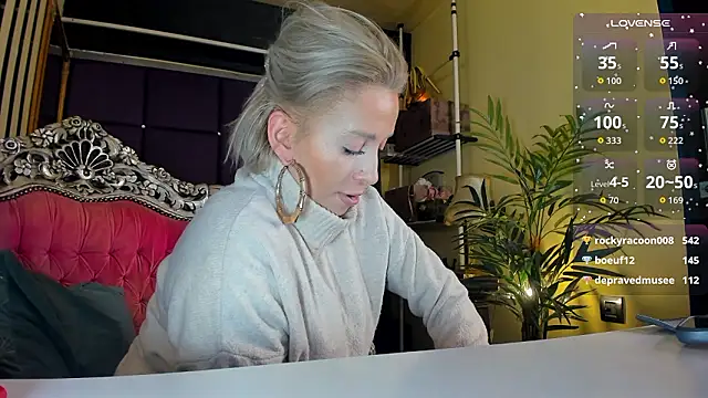 spicyxmilf's cam snapshot