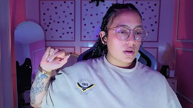 tamara_brown_t's cam snapshot