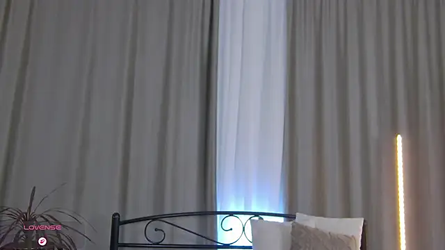 _RiverLov live sex cam