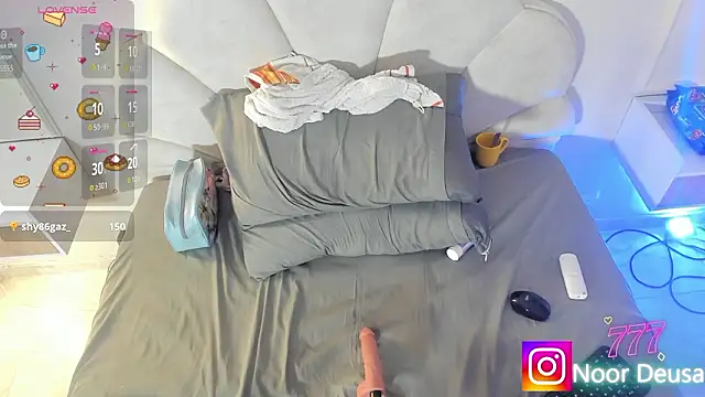 Candaceoweens's cam snapshot