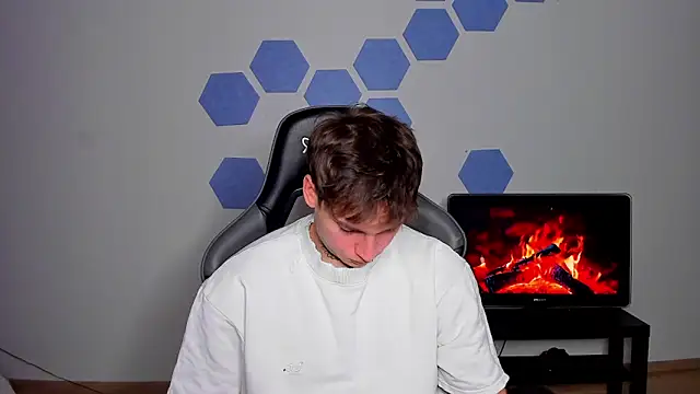 Chris_Tyson's cam snapshot