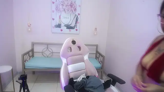 Choloeadams_xxx's cam snapshot