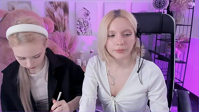 AuroraWrenfield's cam snapshot