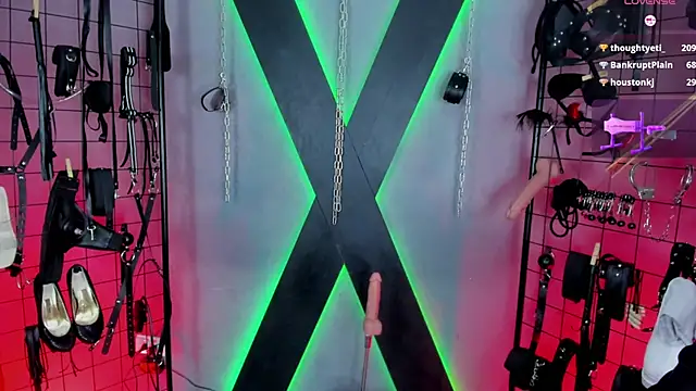 MissScarlet_Ela_bdsm's cam snapshot