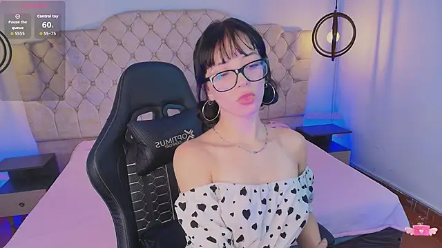 Sweet_1Angel's cam snapshot