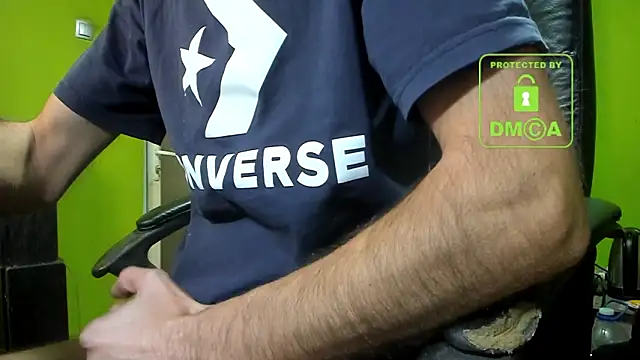 BigCumShoot's cam snapshot