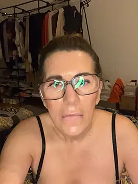 NaughtyMilla's cam snapshot