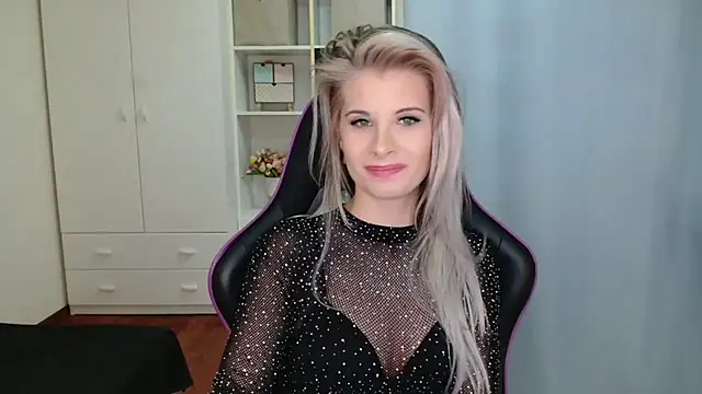 KristineGlow's cam snapshot