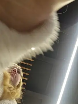 LianaJu's cam snapshot