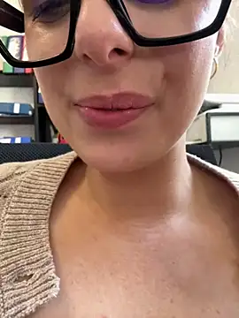 Hii_Lolla live sex cam