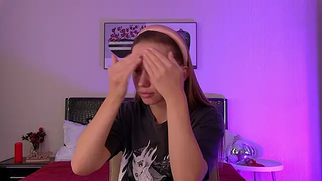 OliviaBrian's cam snapshot