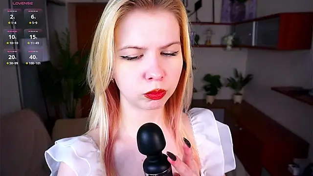 LynetHakes's cam snapshot