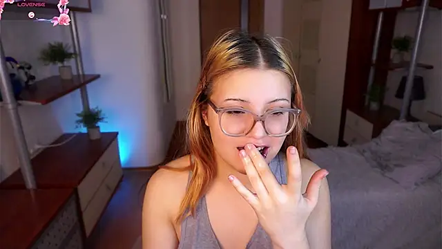 VerniceEngelking's cam snapshot