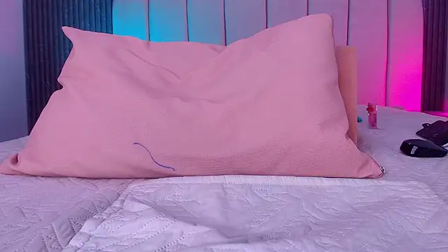 abbyrouss_'s cam snapshot