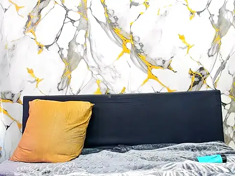 indiankitty4u69's cam snapshot