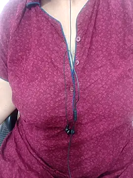 Tamil_aishu09's cam snapshot