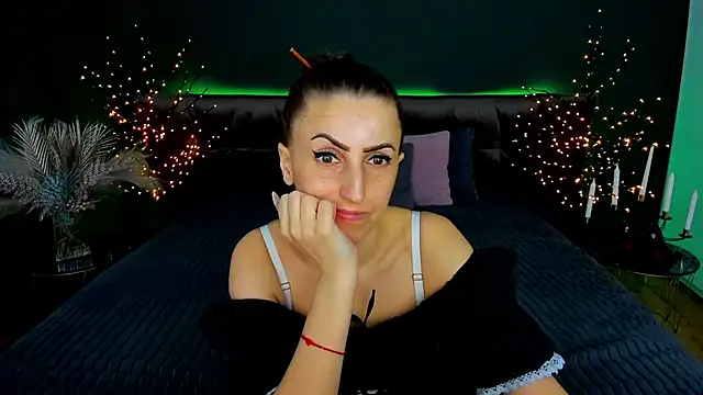 Rebecca_Diamond's cam snapshot