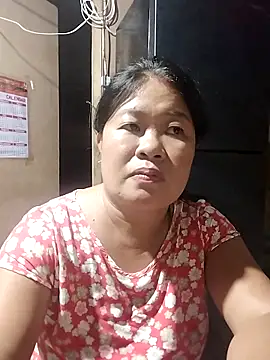 Lovelywoman43 live sex cam