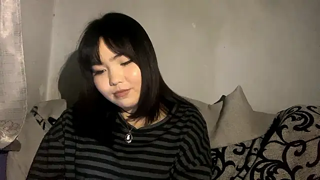 MollyAsian's cam snapshot