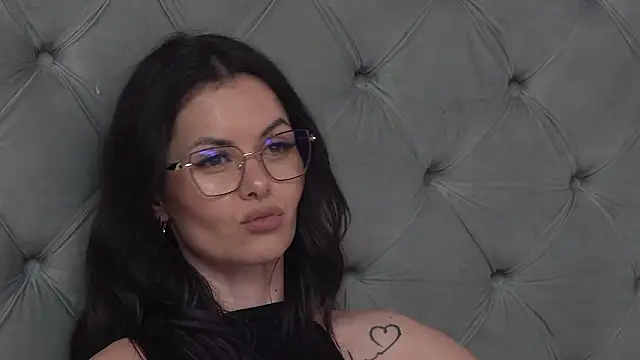 SeductiveMom live sex cam