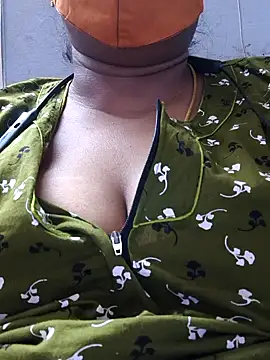 TAMIL_ELAKKIYA's cam snapshot