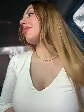 MilfNextDoor20 live sex cam