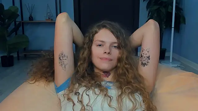 RayaNenlia's cam snapshot