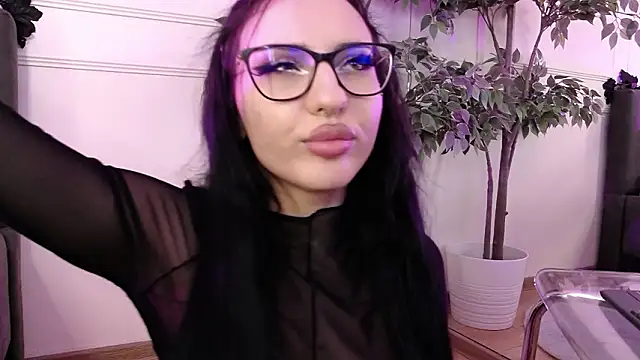 RavenFoxxy's cam snapshot